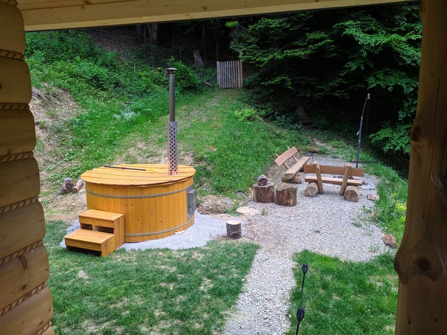 Bieszczady - Domek nad stawem - Ruska bania, miejsce na ognisko i grill.